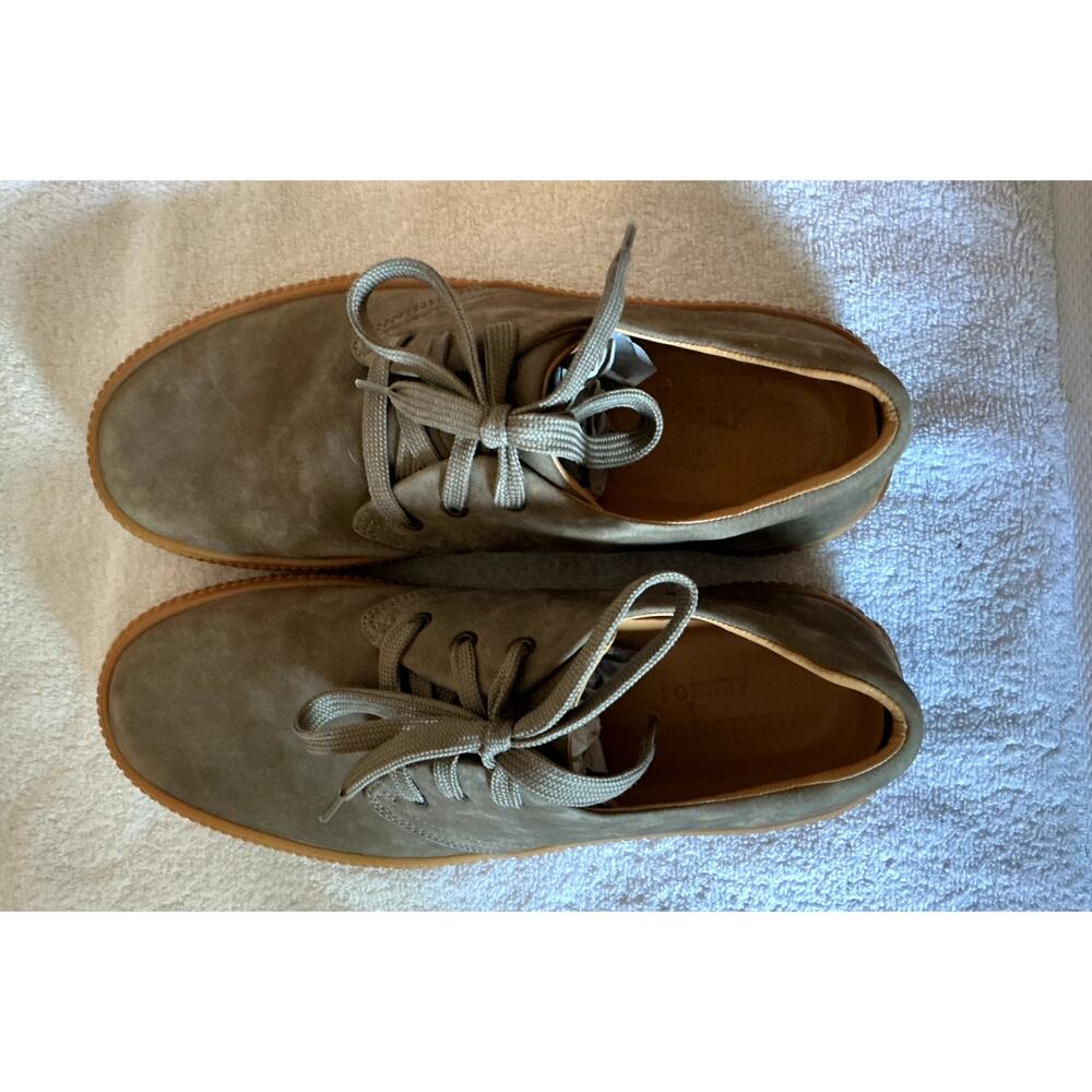 Nordstroms Men’s 9.5M Tommy Bahama Flat Dress Skater Sneakers